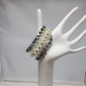 Ali Khan  glass bead stretch bracelet   white, silver, and gray. with gi…
